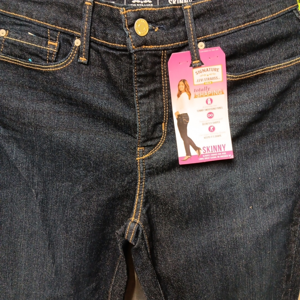 NWT Womens Levi Strauss & CO Signature 8L  Shaping Skinny Jeans